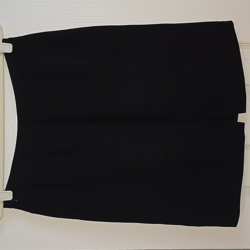JONES NEW YORK Classic Black Women's Skirt  SIze 6